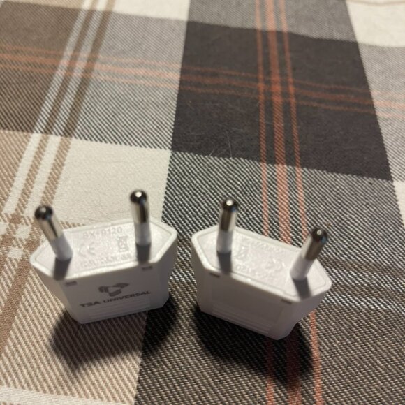 United States to Italy Travel Power Adapter to Connect North American Electrical - Picture 3 of 9